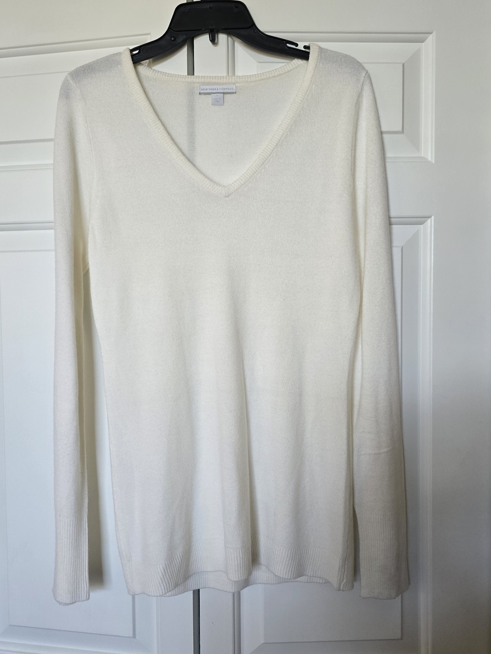 New York & Company Cream V-Neck Sweater